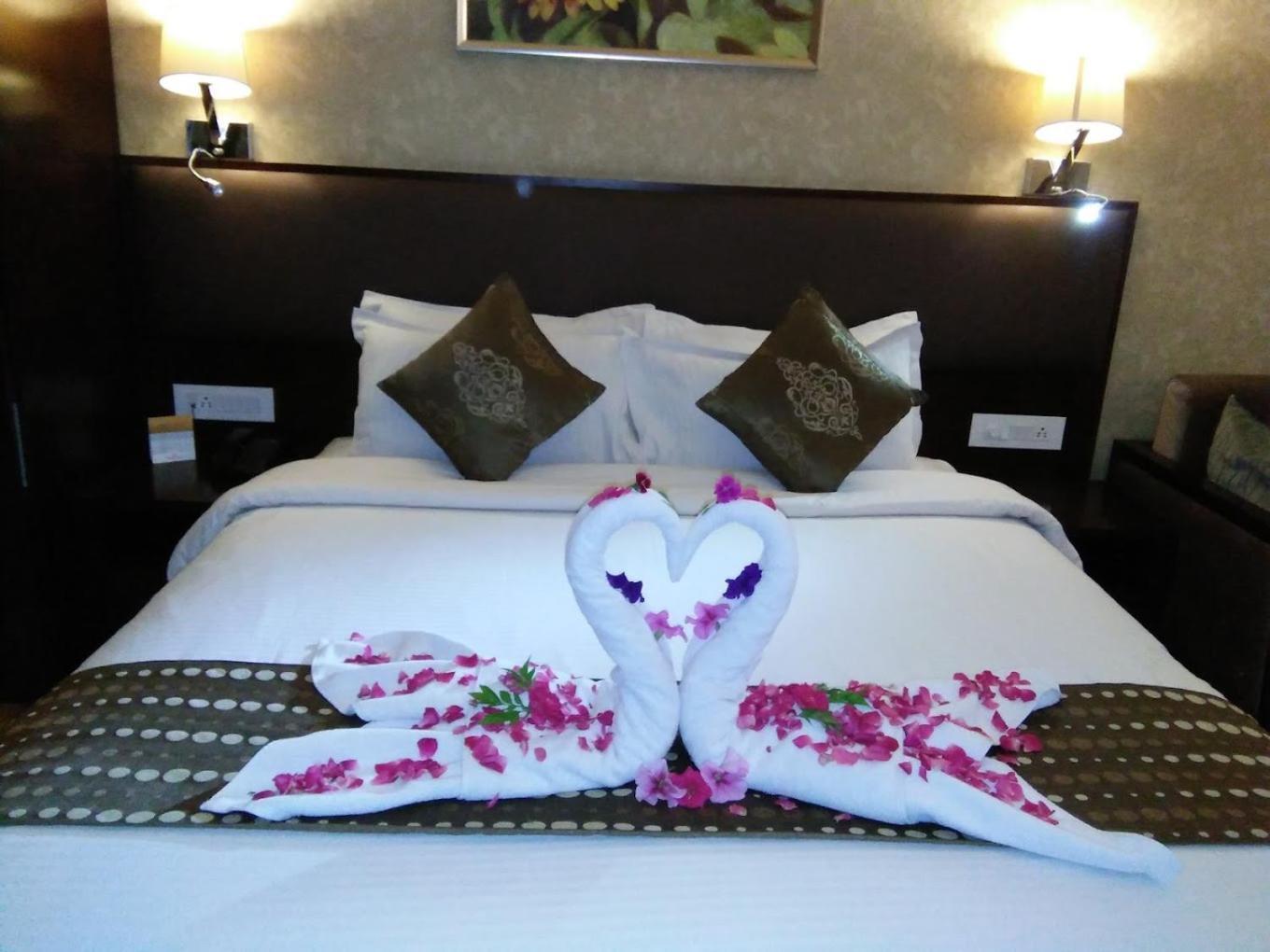 Nandan Kanan Hotel & Resort Sipra Exteriör bild