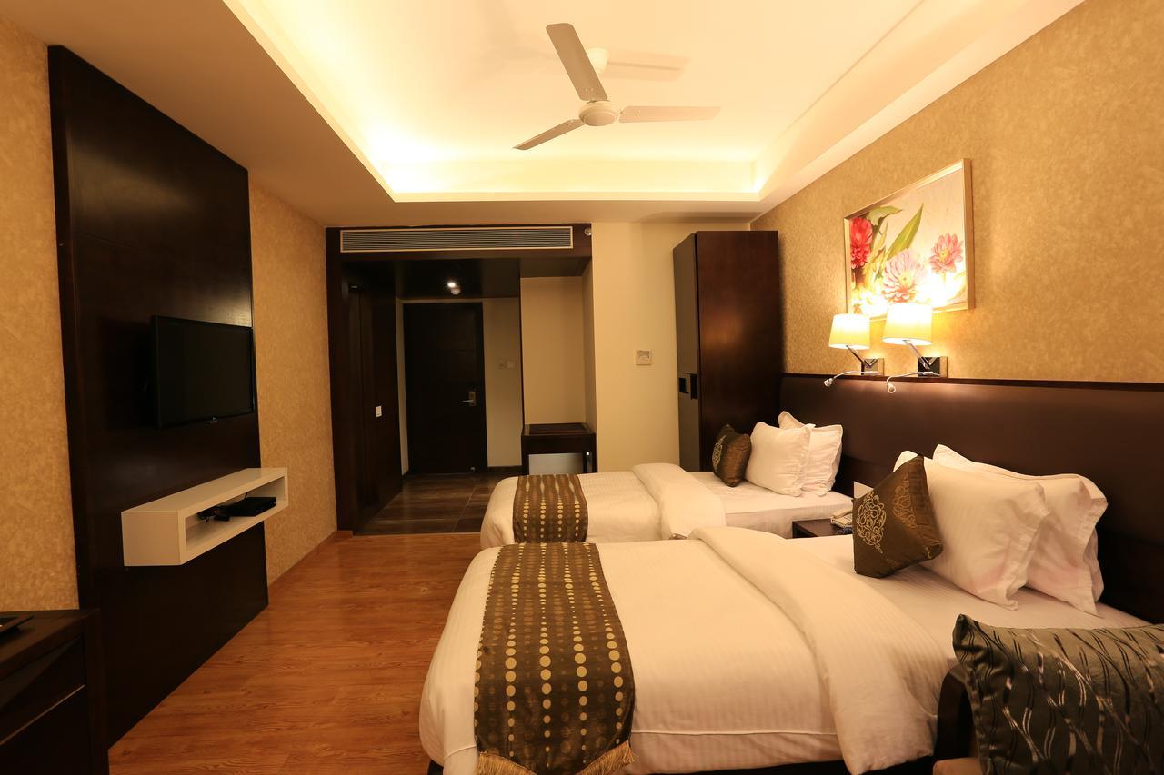 Nandan Kanan Hotel & Resort Sipra Exteriör bild