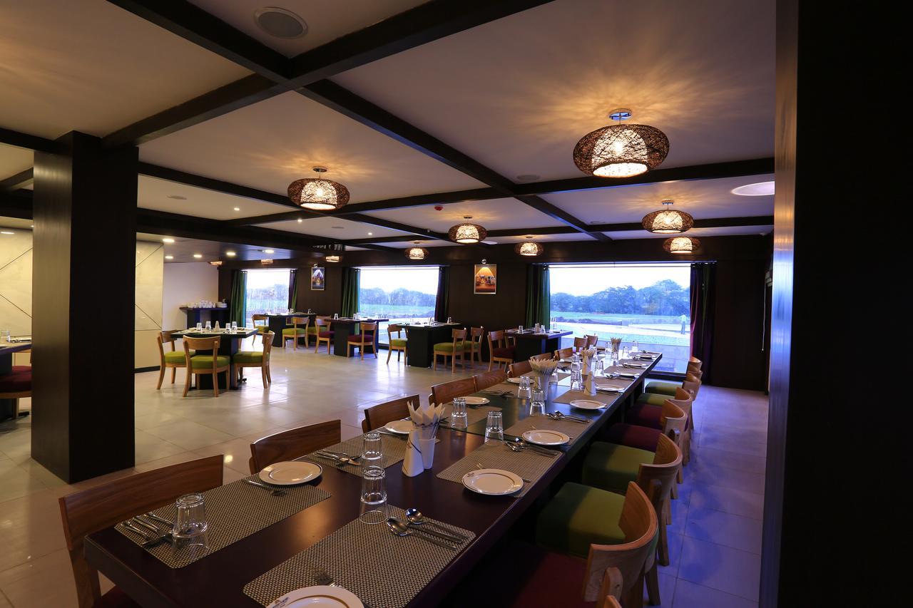 Nandan Kanan Hotel & Resort Sipra Exteriör bild
